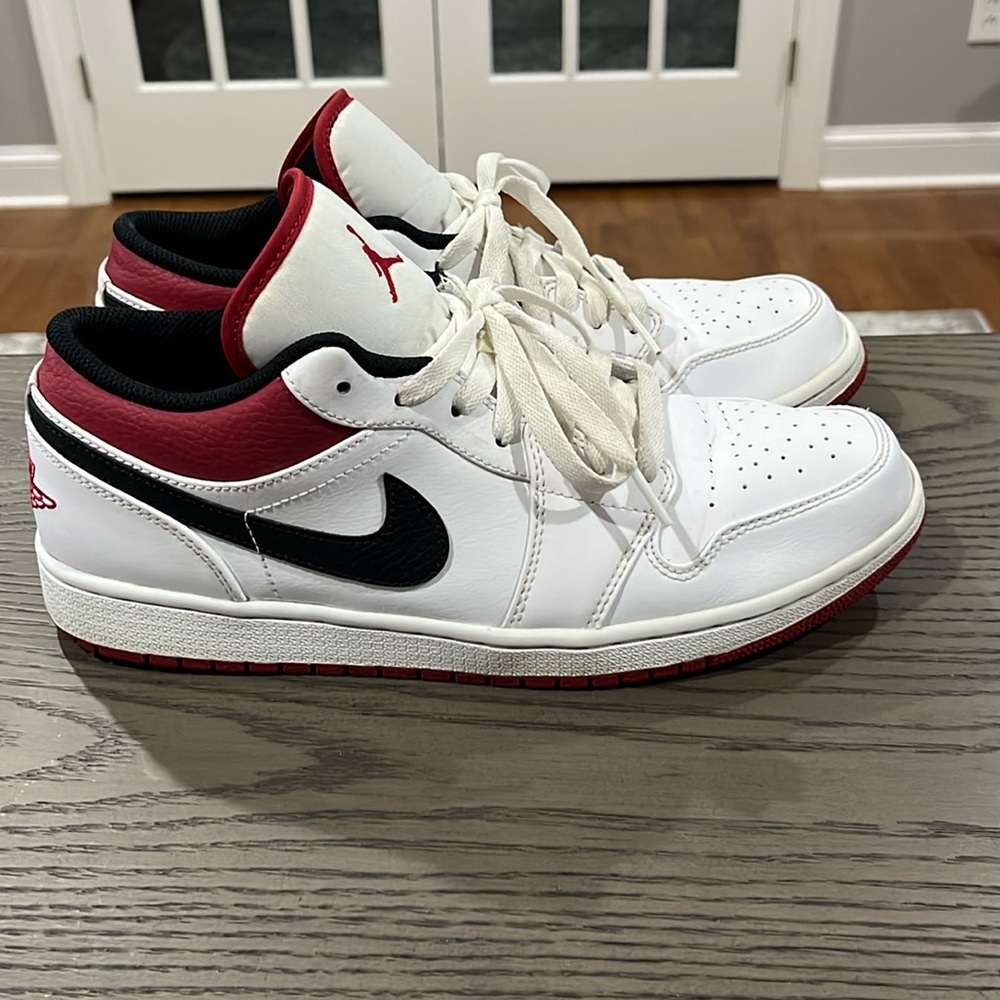 Air Jordan 1 Low White, University Red, Black